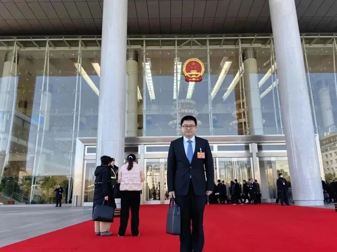 张鹏飞两会期间接受多家媒体采访